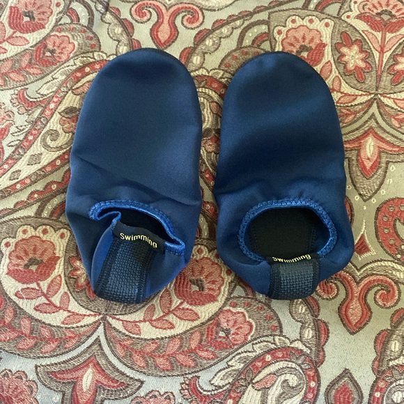 Boys navy water socks - Picture 1 of 3